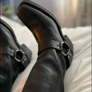 Harley-Davidson Women's Motorcycle Boots. Leather with metal rings. Size 7 USA